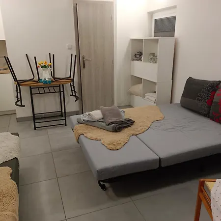 Zahradni 1 *
